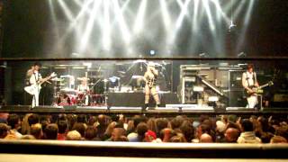 Genitorturers playing Tell Me opening for Motley Crue House of Blues