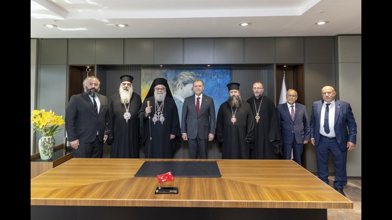 ANTAKYA VE TÜM DOĞU RUM ORTODOKS PATRİĞİ 10  YUHANNA YAZICI VE BERABERİNDEKİ HEYET BAŞKAN SEÇER’İ Zİ