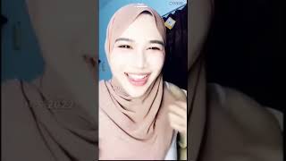 Download lagu Ukhti Ganti Baju ⁉️ #shorts #shortvideo #viral #hotel #tante #ukhti #jilbab #goyang #suka #solehah mp3