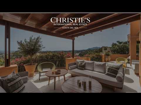 Magnificent renovated apartment with panoramic sea and mountain views in La Cerquilla