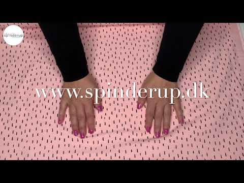 Se produktvideoen til Økologisk bomuldsjersey med små sorte streger - sart lyserød på YouTube