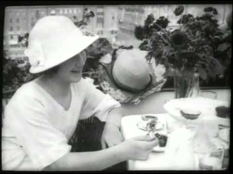 Greta Garbo's first performance: a commercial