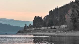 preview picture of video 'Westbound BNSF/MRL coal train Hope Idaho.'