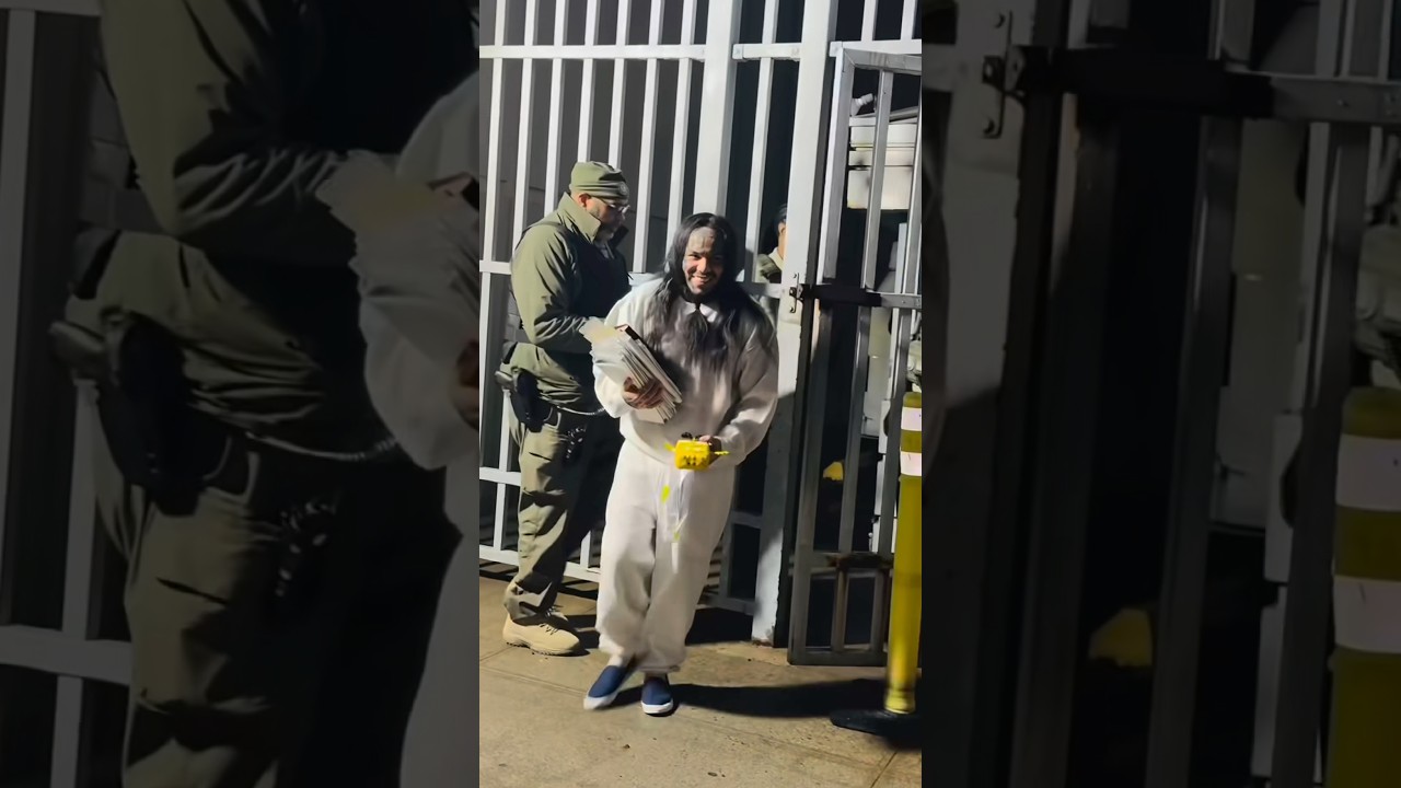 6ix9ne Freed From Jail, Gets Iced Out Immediately