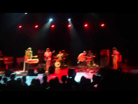 Boogarins + O Terno - "Despreocupar" / "Infinu"