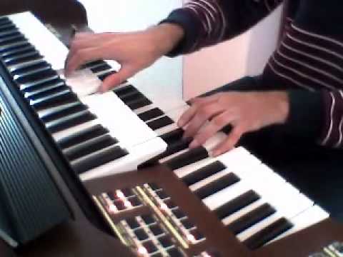 Hino 256 CCB - Vagner Roberto tocando no Organist YX-300 III