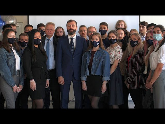 С Днем знаний студентов поздравил спикер Законодательного собрания Александр Ведерников