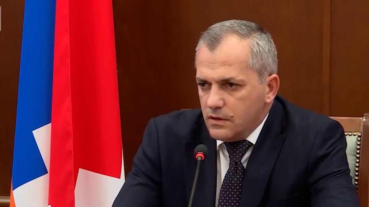 Շահրամանյանի գլխի տակ փորձում են փափուկ բարձ դնել