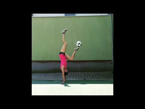 Female Freestyle Football Compilation (2018)