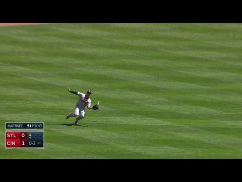 STL@CIN: Holliday makes sliding catch to rob Phillips