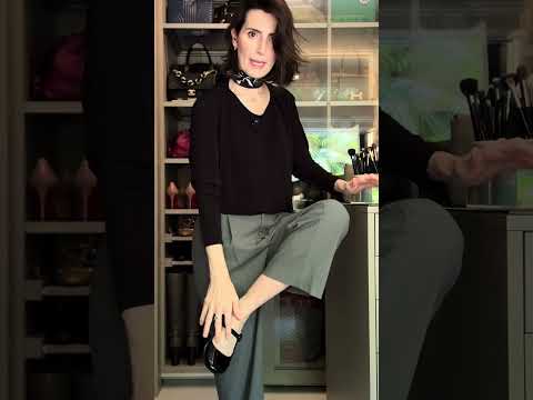 A coleção de sapatos só aumenta. Um look com salto bloco de verniz