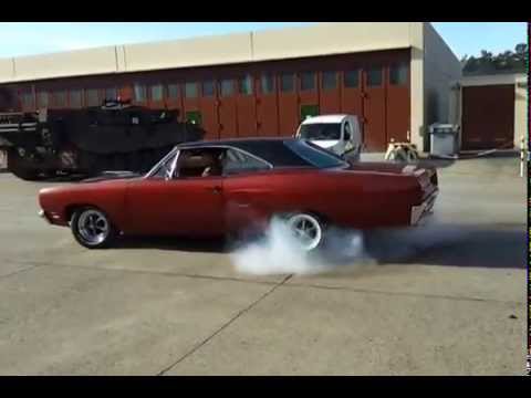1970 Plymouth Road Runner Burn Out