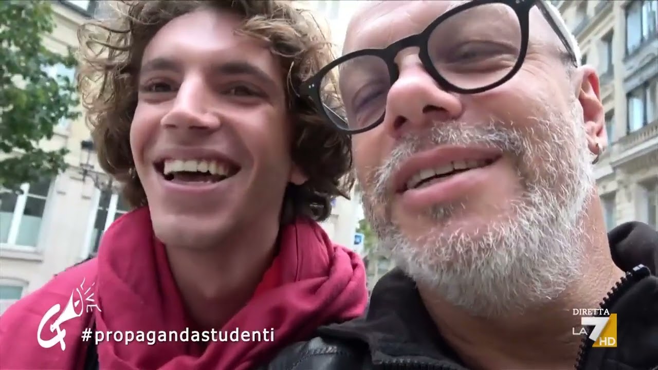Gli studenti francesi in piazza