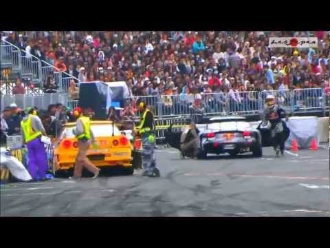 Mad Mike and his "JAPBUL" RX-7 at Odaiba D1GP - 2012 - Crash