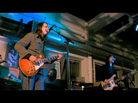 The Greenhornes - I'll Go Crazy (Rough Trade East, 16th Nov 2010)