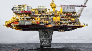 Download lagu A Day at Work on a Giant Oil Rig in the Middle of a Fierce Sea mp3 Download lagu A Day at Work on a Giant Oil Rig in the Middle of a Fierce Sea mp3