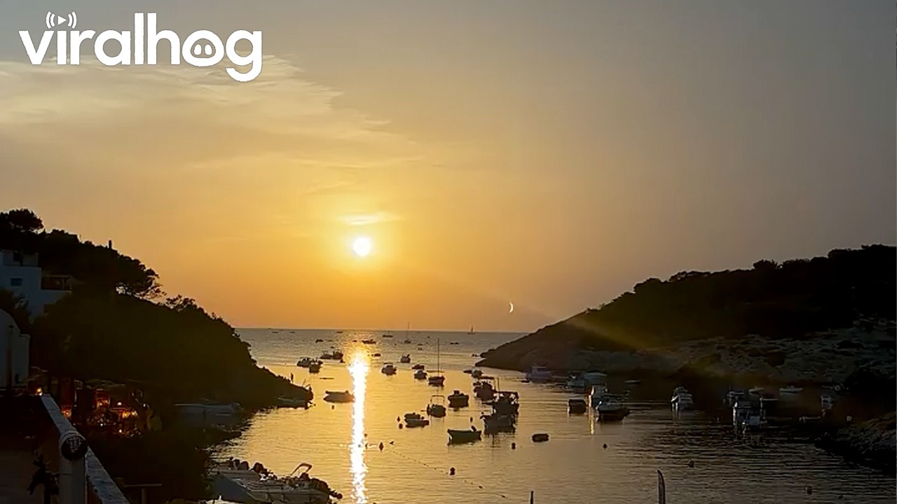 Gorgeous Solar Eclipse Footage from Ibiza || ViralHog