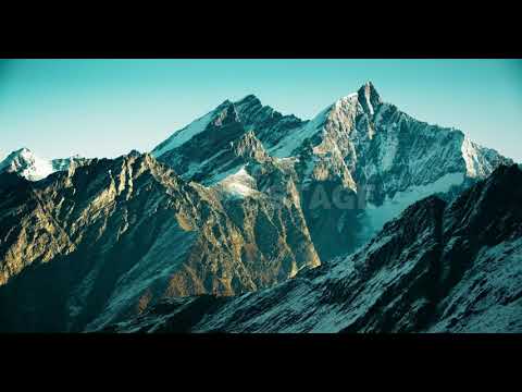 Aerialstock of Majestic Swiss Mountain Massif, Luftbilderschweiz majestätisches Bergmassiv in 4K DCI