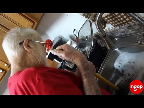 Gjyshi zevzek zhbllokon lavamanin | NGOP.TV