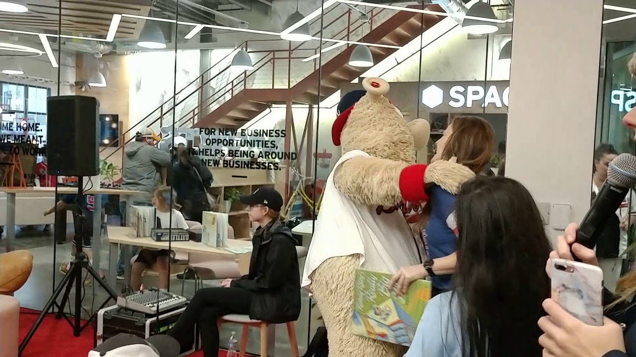 Brady was excited to meet Blooper!!!