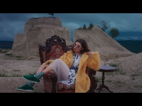 GINIA - Dans lunatic (Official Video)