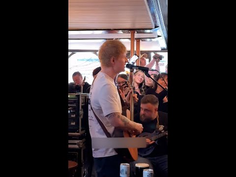 Ed Sheeran surprises pub goers with impromptu gig