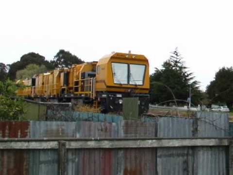 Kiwi Rail -  Speno Rail Grinder 27-09-12