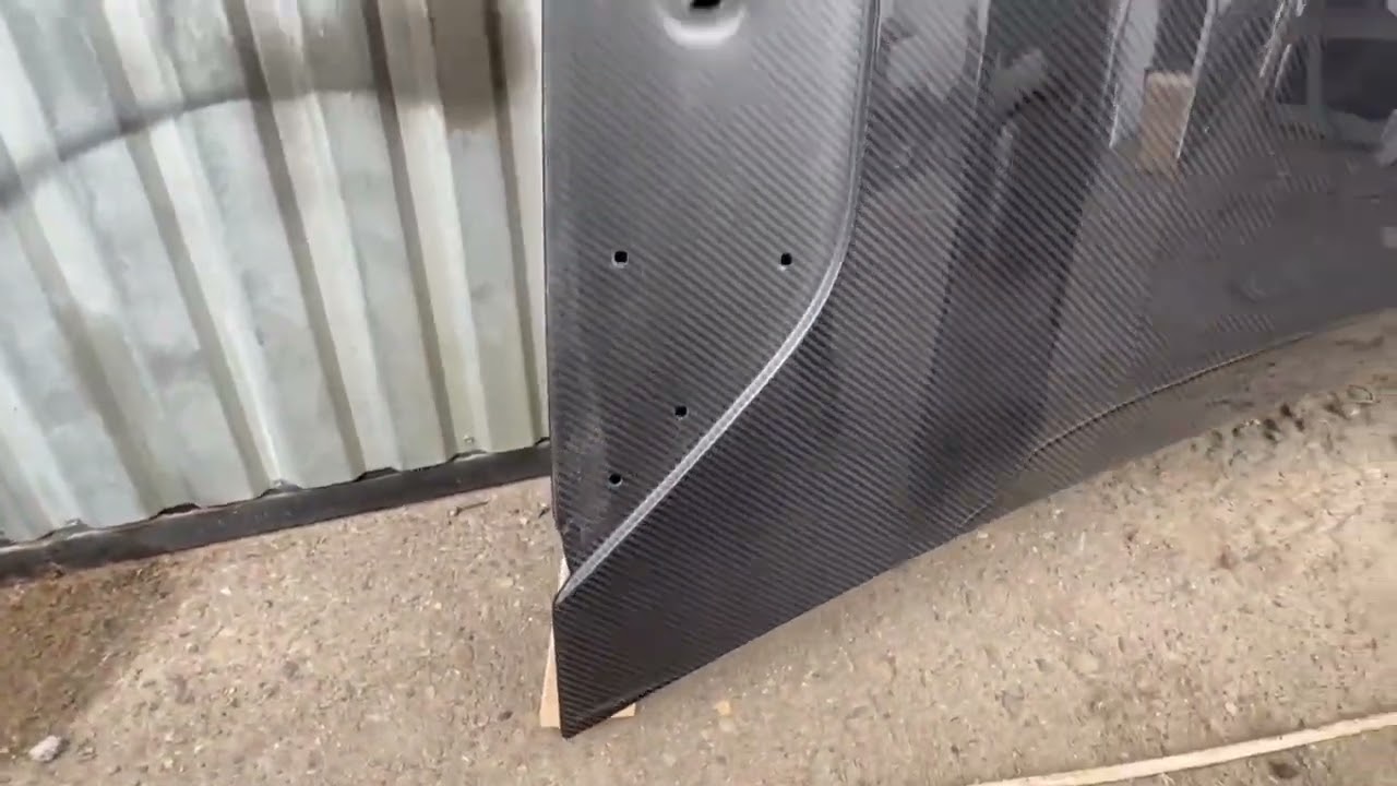 Карбоновый капот (натуральный карбон) Video 1