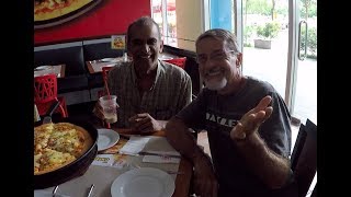 VILLA FELIZ - EPISODE 234: CROOKED AS A WALL (House Building in the Philippines)