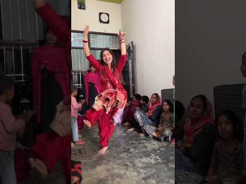 Mere Pind De Gerhe Marda Munda Bina Wajha Toh Rupinder Handa #rajnisharma #dance