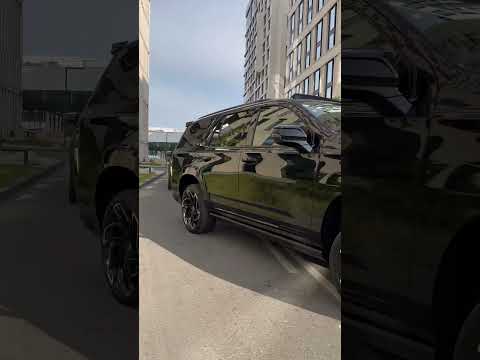 A powerful Wide Body Esthete project for the Cadillac Escalade by Larte Design