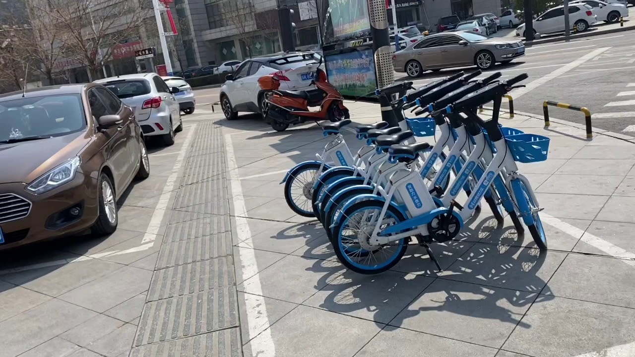 Immersive street-level walking tour through Yulin Yuyang, China, showcasing authentic urban landscapes, local architecture, and the vibrant atmosphere of the city's neighborhoods