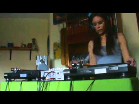 DEEJAY LAURA - MIXING & LIGHTING