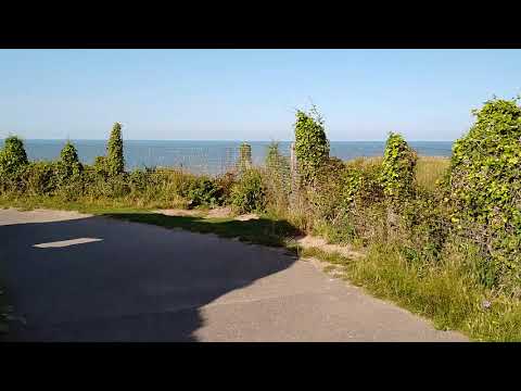 Daisy learns more about "Kingsgate Bay" and "Kingsgate Castle" and views from "The Captain Digby"