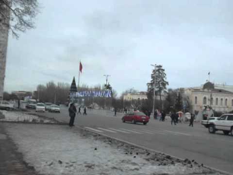 Festival de Ano Novo na Avenida Chui Parte 1 Bishkek Quirguistão, dezembro de 2015