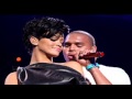 Rihanna - Diamonds (Live On SNL)