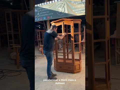 Renê apresentando a Cristaleira Sextavada!