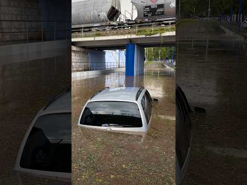 Un TEMPORAL afecta a TARRAGONA: árboles arrancados, aparcamientos inundados y granizo #shorts
