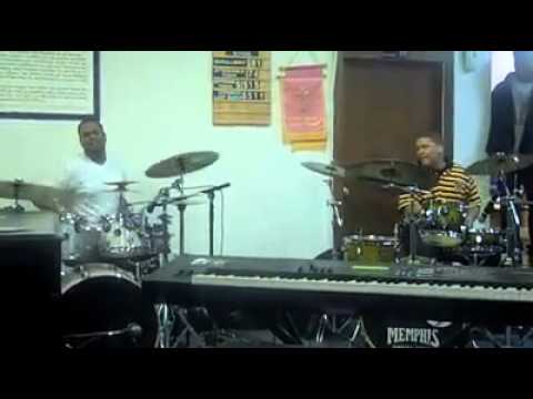 Varo and Red Chicago Shed 2010