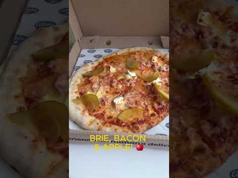 Is this Colombia's Strangest Pizza? 🍎🍕 (Sopó, Cundinamarca)
