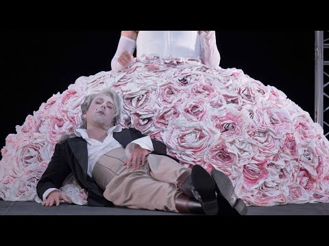 GEFÄHRLICHE LIEBSCHAFTEN von Christopher Hampton und Choderlos de Laclos