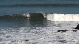 preview picture of video 'CRÓNICA un día SOL y SURF olas en Candás'