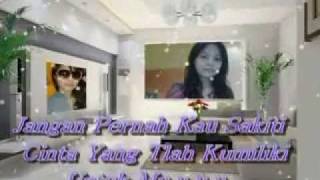 Download lagu Pujaan Hati Five Minutes (with Lyric).flv mp3