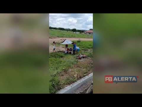 VÍDEO: Acidente na PB-387 deixa casal ferido após pneu de motocicleta estourar em Uiraúna