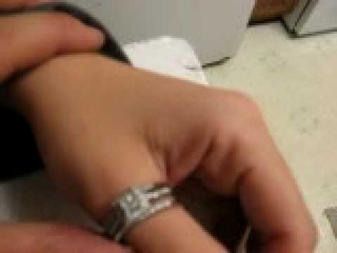 Commercial for 14K WHITE GOLD, 1 1/4 CARATS RING SET