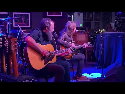 Charlie Starr and Benji Shanks from Blackberry Smoke lay some John Prine on us - Killing the Blues