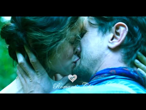 Lady Chatterley's Lover - Kiss Scene — Connie and Oliver (Emma Corrin and Jack O'Connell)