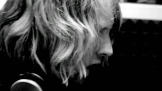 Less tv presents: Male Bonding &quot;Radiation Vibe / Fountains of Wayne&#39;s Cover&quot; [Maps Session]