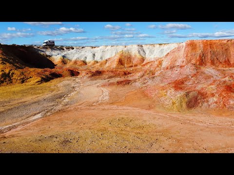 FoxRoo - Ochre Cliffs of Lyndhurst (600 km north of Adelaide, capital city of South Australia).