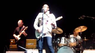 Raphael Saadiq - Heart Attack (Live @ Zenith, Toulouse 21-10-2011)